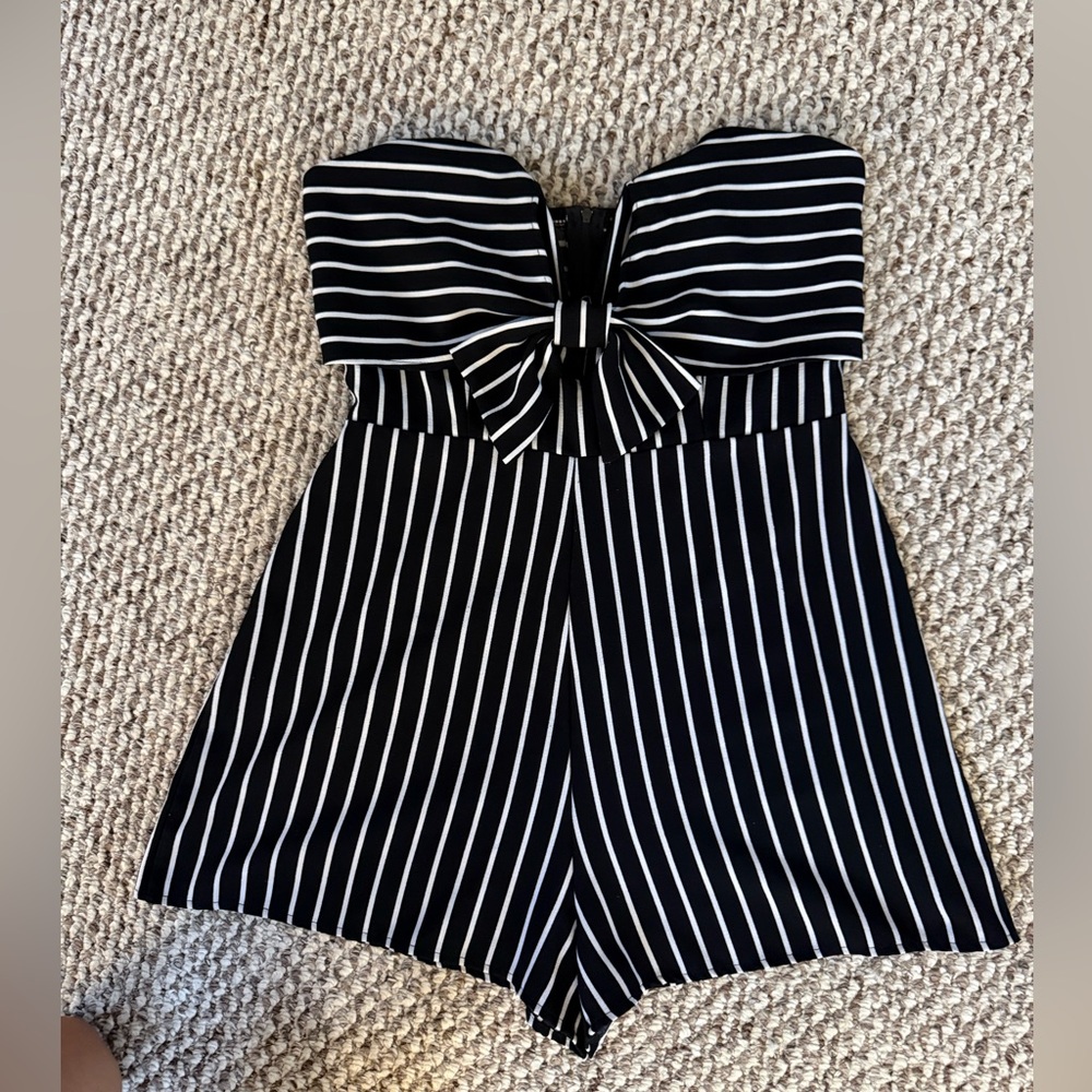 Black and White Stripe Front Bow Strapless Romper
